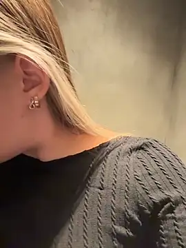 VineraSweet live sex cam