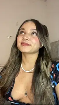 AnnyLopezzz_'s cam snapshot