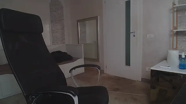 IvanHydee live sex cam