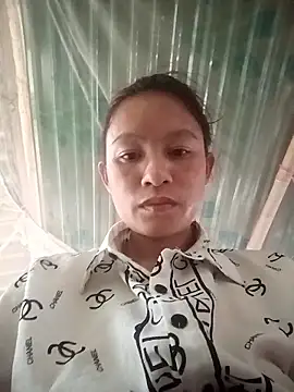 simi-lucy's cam snapshot