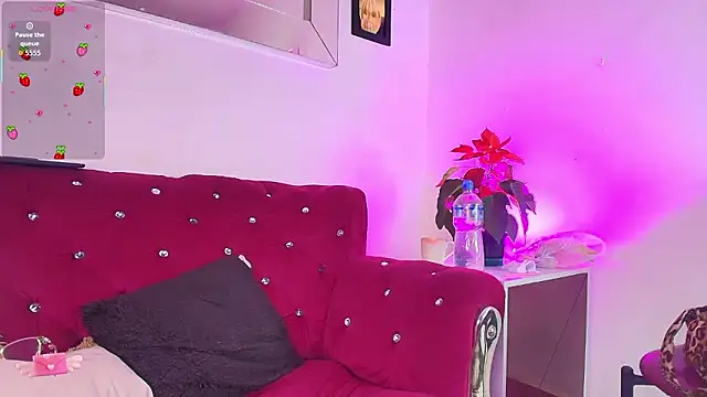 EllenaBoobs_'s cam snapshot