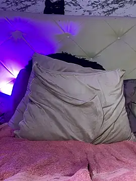 Lili__taylor's cam snapshot