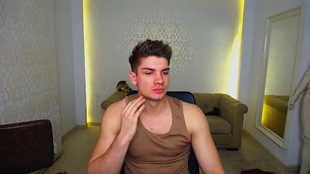 MaxKaiden live sex cam