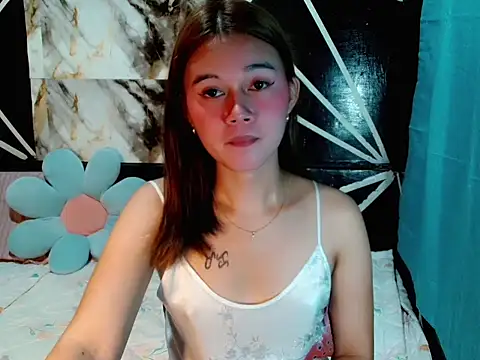 urgirl_mikah live sex cam