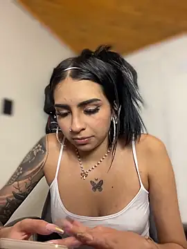 Hilary_pinkk live sex cam