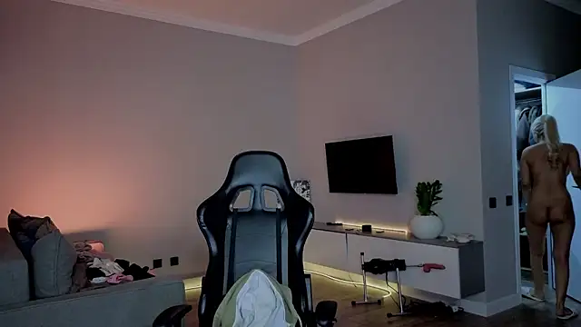 RileyMee's cam snapshot