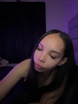 nikkiloveee live sex cam