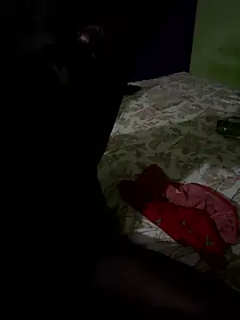 CoverBoyChris's cam snapshot