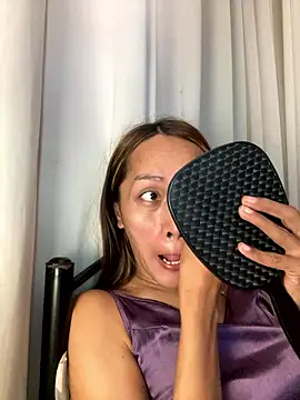 RomanticPearlTS live sex cam