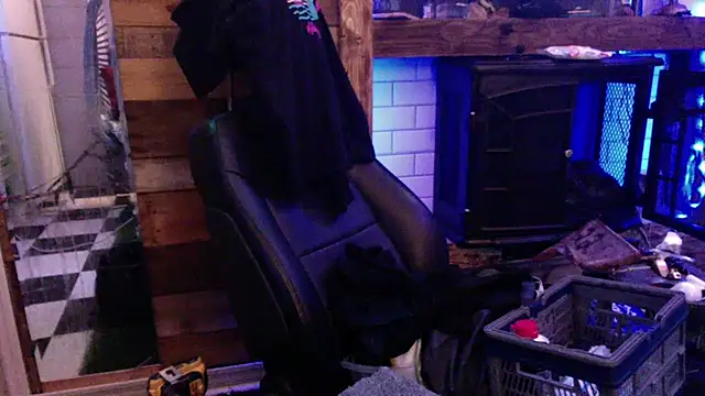 Polaroid_White's cam snapshot