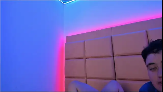 Liany_and_liam's cam snapshot