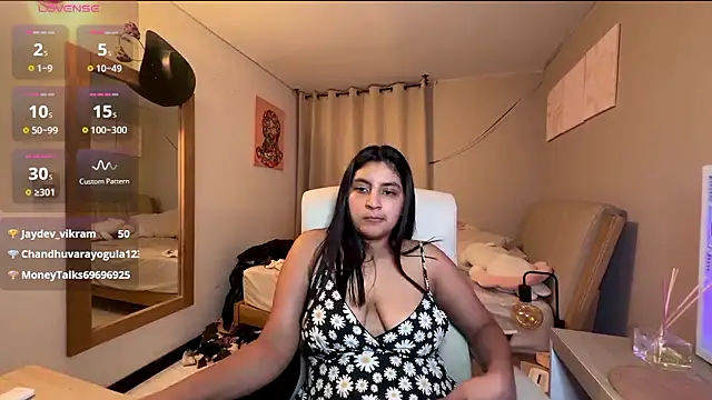 cloe_small's cam snapshot