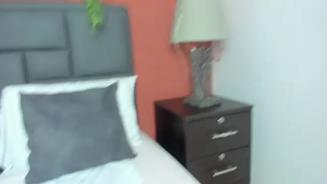 linda_rios_'s cam snapshot