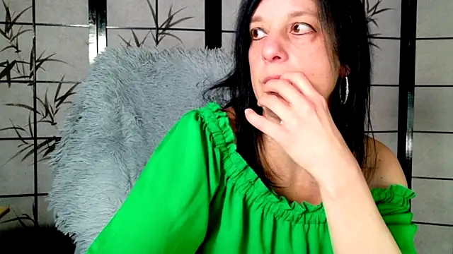 _Sweetlonglips_ live sex cam