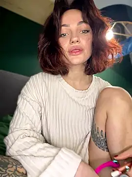 SaraLow's cam snapshot