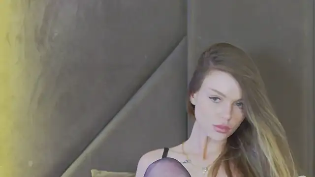 MarilynNova's cam snapshot