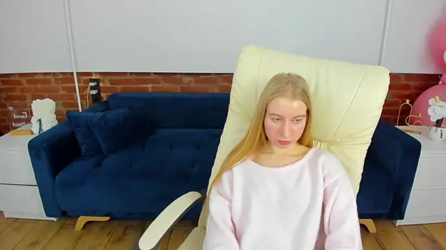 Alina_Blonde's cam snapshot