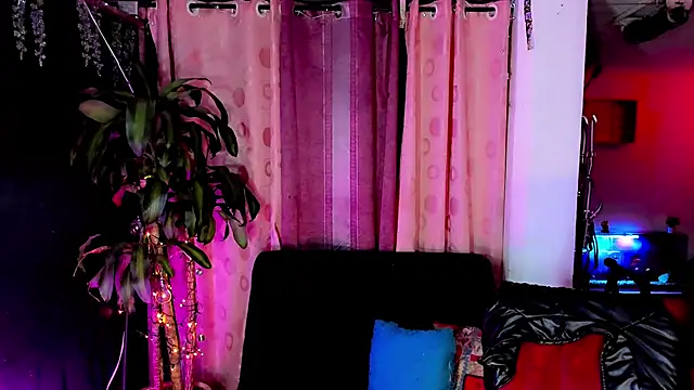 the-horus-girl live sex cam