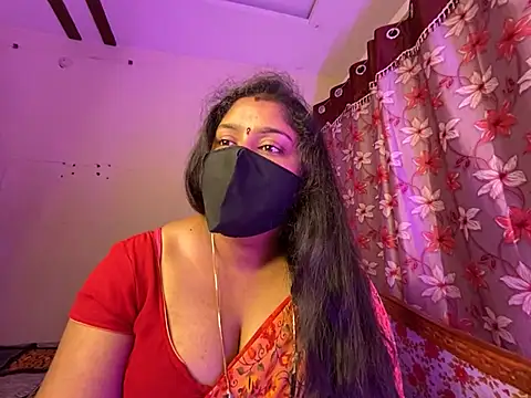 LouleyRanii live sex cam