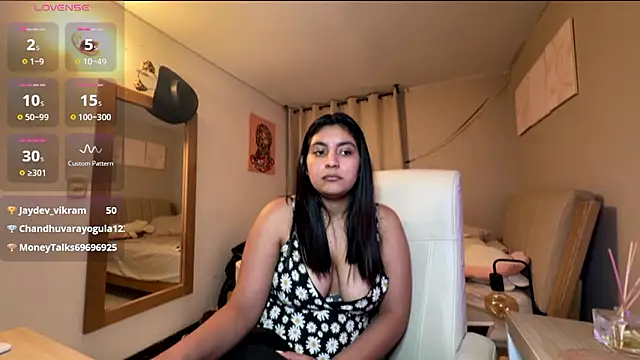 cloe_small's cam snapshot