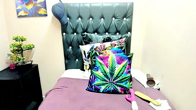 Temptressqeen live sex cam