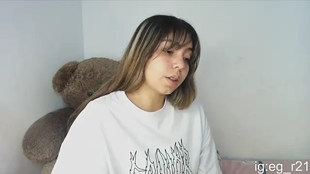 emma_grays2's cam snapshot