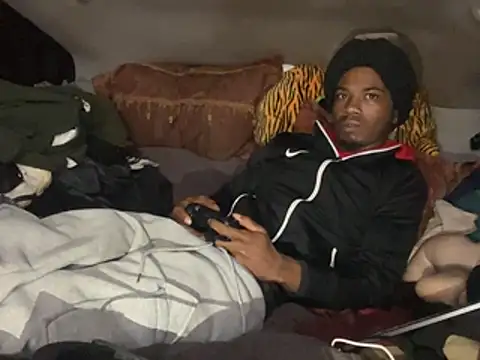 SlimeCrownzOut5's cam snapshot