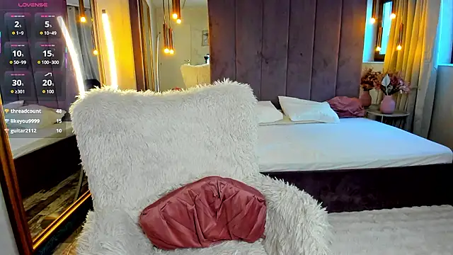 ElyaRose_'s cam snapshot