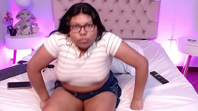 Kiri_Black_'s cam snapshot