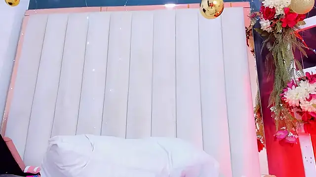 africa_holmes's cam snapshot