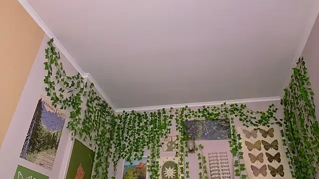 Fit_Brunette_'s cam snapshot