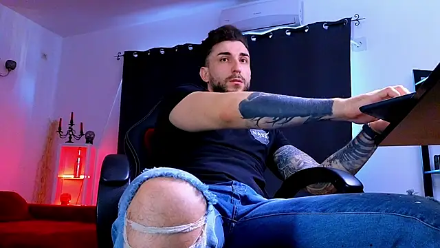 MightyAaron66's cam snapshot