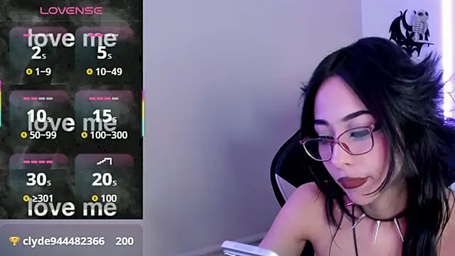 vampy_dolll's cam snapshot