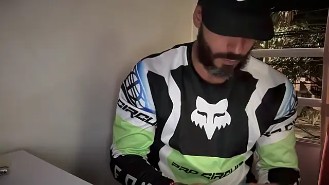 romeolovedark's cam snapshot