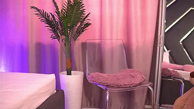 LilaRoses live sex cam