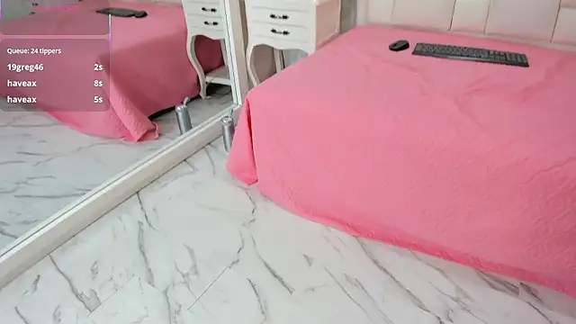 naia_cox's cam snapshot