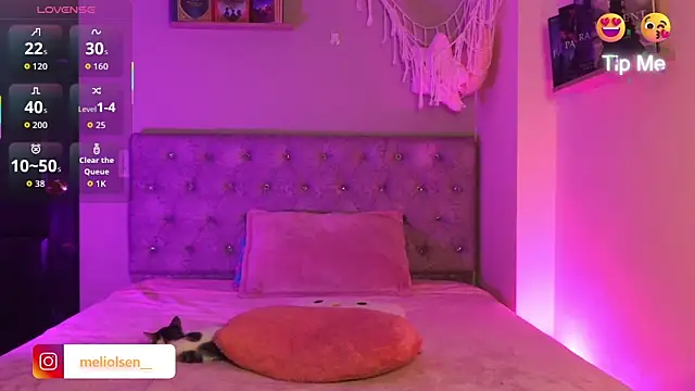 Alisha_Olsen_'s cam snapshot