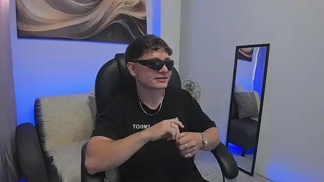 Leoo_Miller's cam snapshot