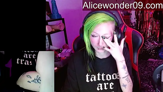 alicewonder09's cam snapshot