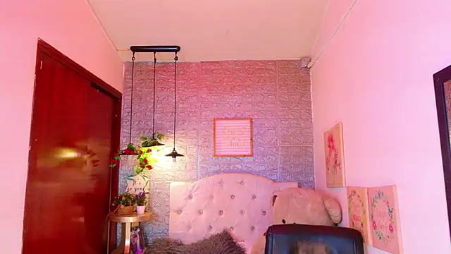 meghan_nill's cam snapshot