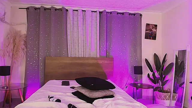 ViolettGomez_93's cam snapshot