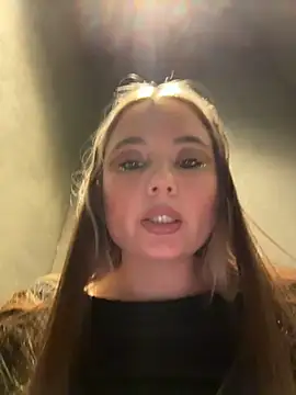 VineraSweet live sex cam