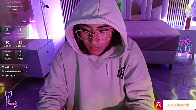 Livglow_tay's cam snapshot