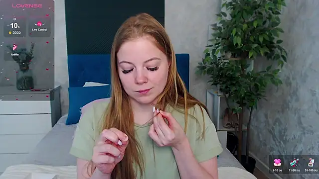 JennyyHot live sex cam