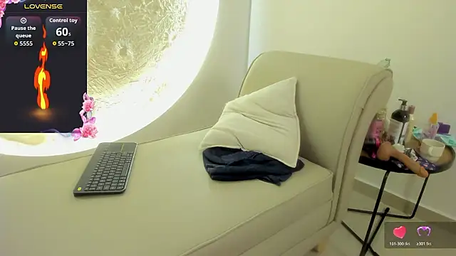 janecullen's cam snapshot