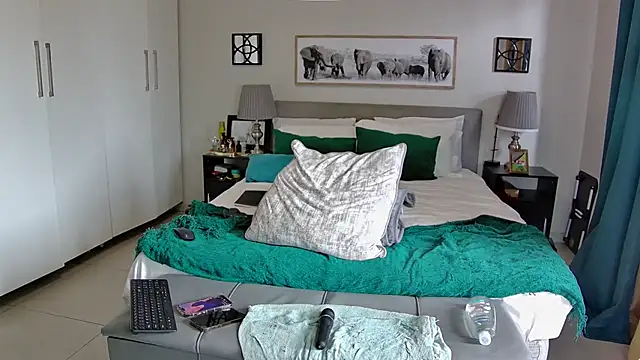 NaughtyKelly28's cam snapshot