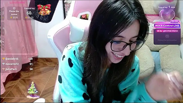 Maggie_Fox3's cam snapshot