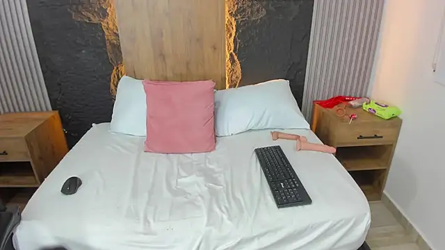 lila_lain's cam snapshot