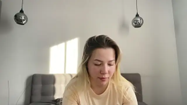 Embersweetbunny's cam snapshot