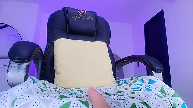 naomi_kyse's cam snapshot